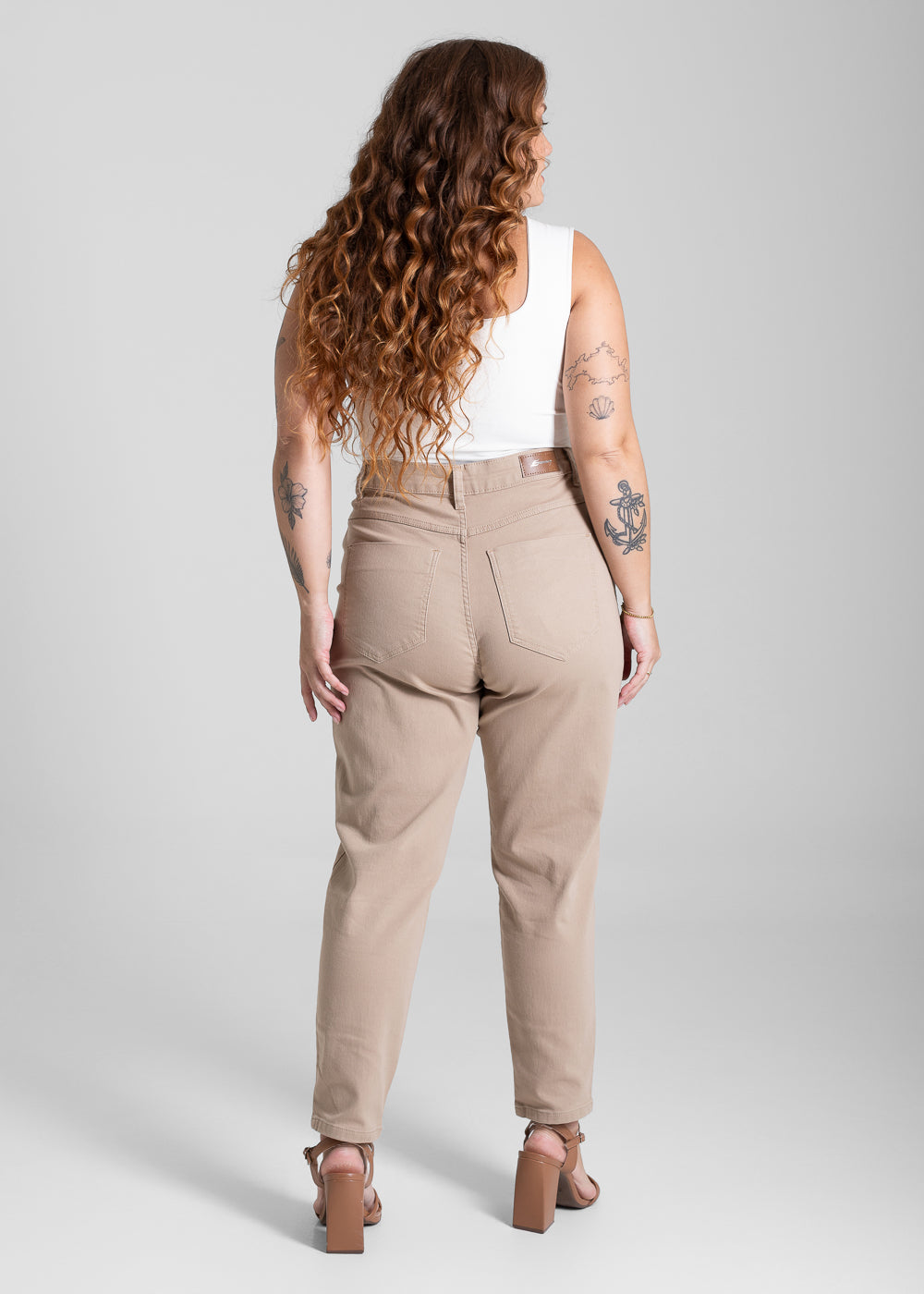 Calça Sarja Sawary Mom Plus Size - 274623 BEGE