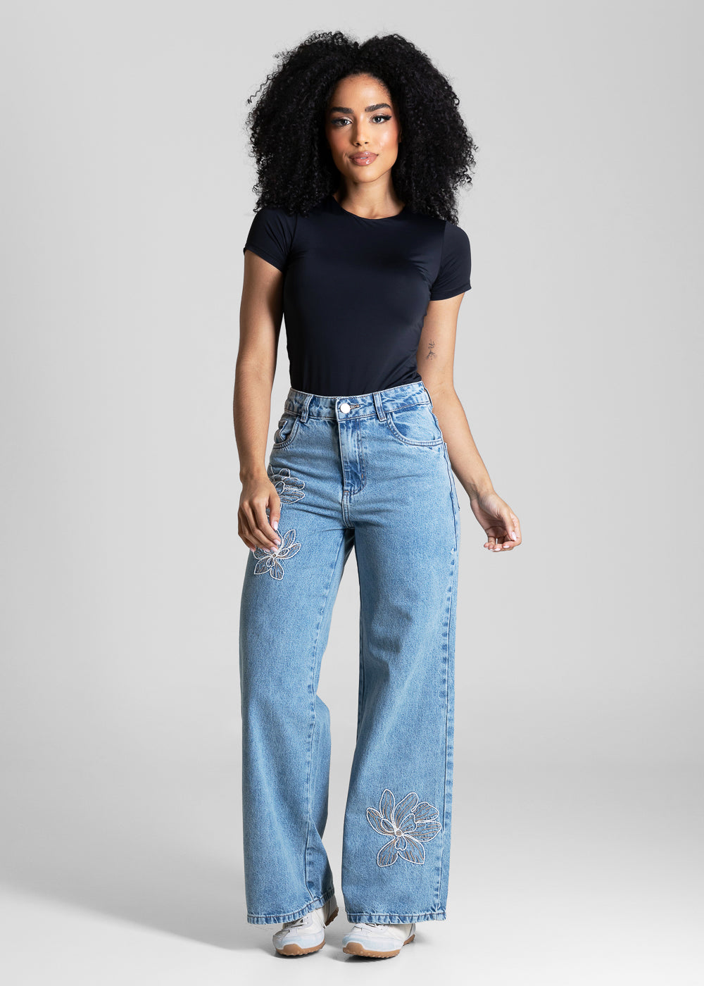 Calça Jeans Sawary Wide Leg Petit Bordado Floral - 284370 AZUL