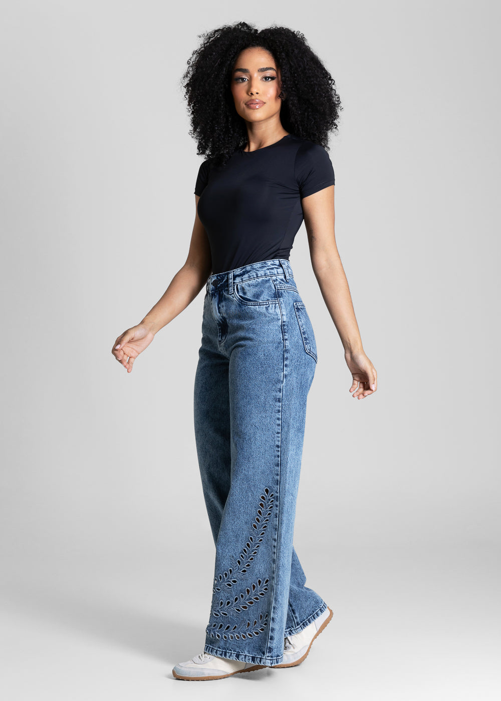 Calça Jeans Sawary Wide Leg Petit Bordado Vazado - 284385 AZUL